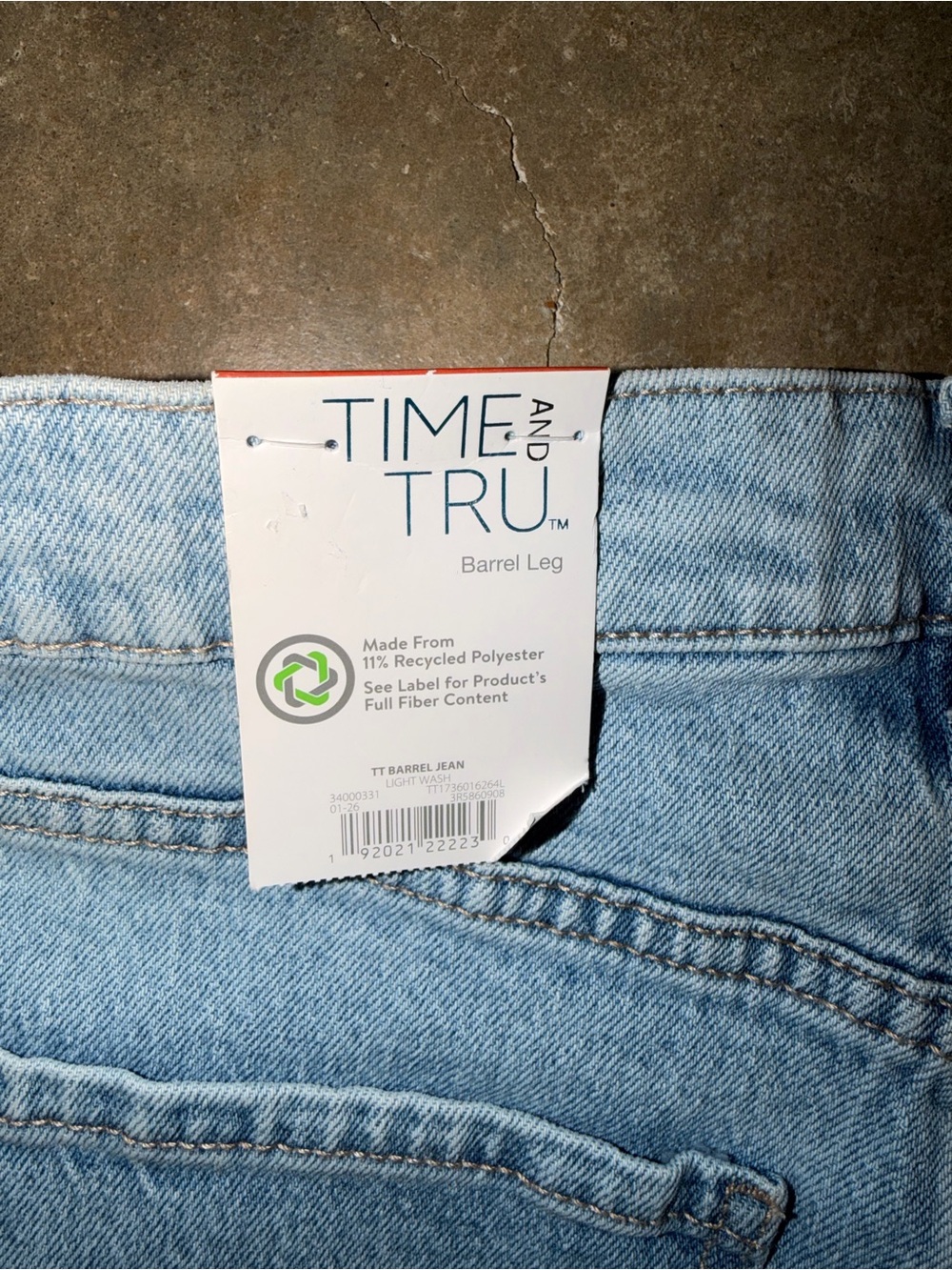 NWT Time & Tru Barrel Leg Jeans High Rise Light Wash Size 8 - Picture 6 of 7